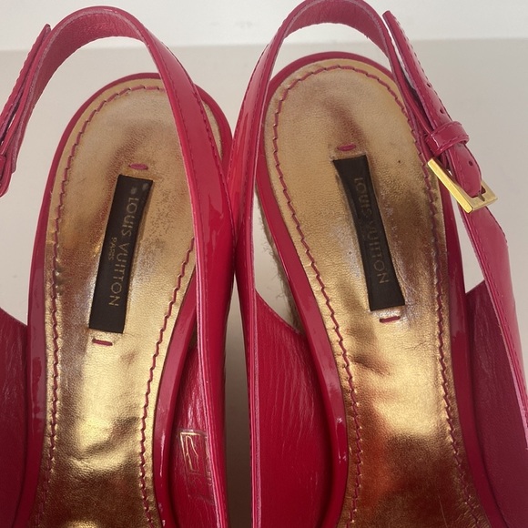 Louis Vuitton Fuchsia Vernis Wedges. 💖💖 - Picture 9 of 14